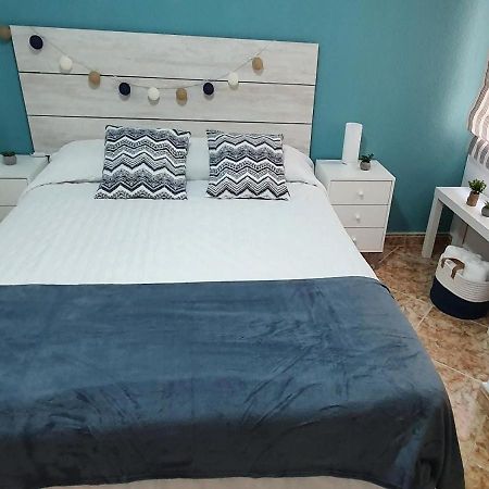 Monela Front Beach Solo Familias Playa de Gandia 외부 사진